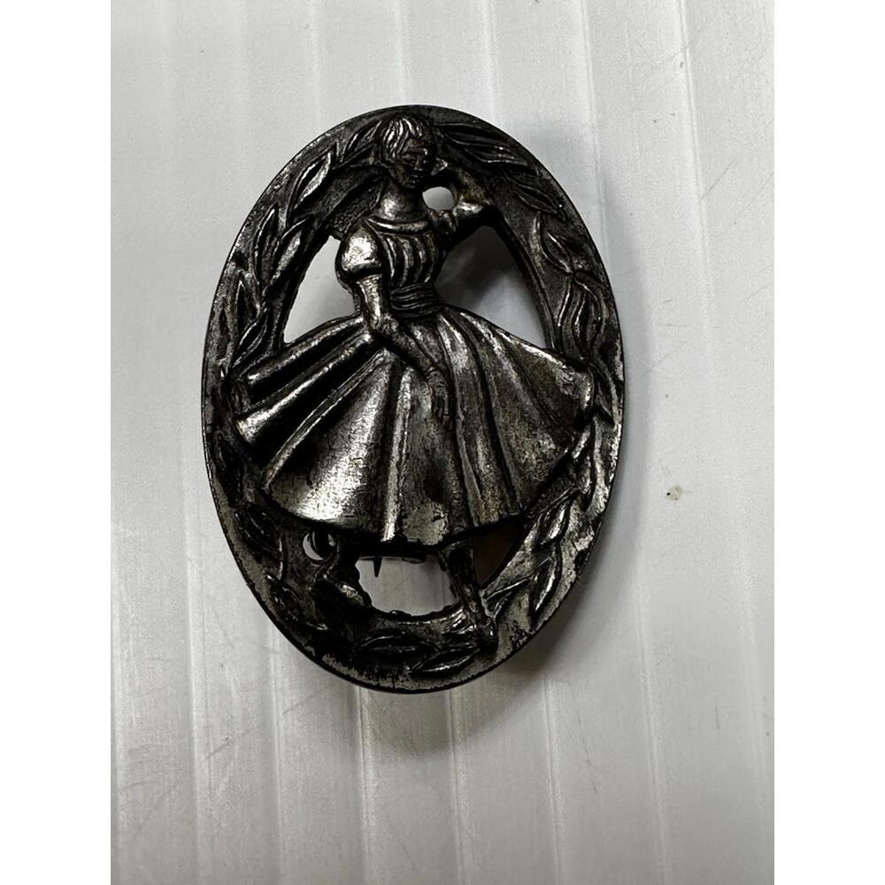 1950s Singer Sew Award Brooch‎ Teenage Dress Making Contest Qualifiers